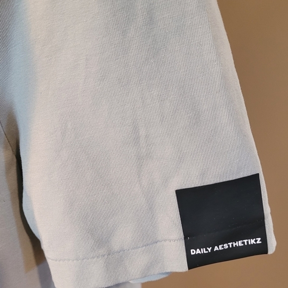 DAILY AESTHETIKZ Men's Short Sleeved T-shirt, Size Medium - Picture 6 of 15